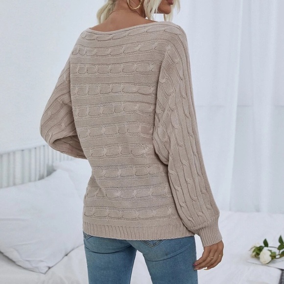 Cozy Cable Knit Oversized Sweater Top - Picture 2 of 13